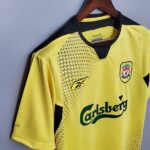 Maillot retro vintage Liverpool jaune 2004 2005